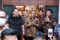 RI Prof Dr Mohammad Mahfud MD, SH SU MIP bersama Gubernur Sumsel H. Herman Deru, di Griya Agung, Jumat (17/6/2022) malam