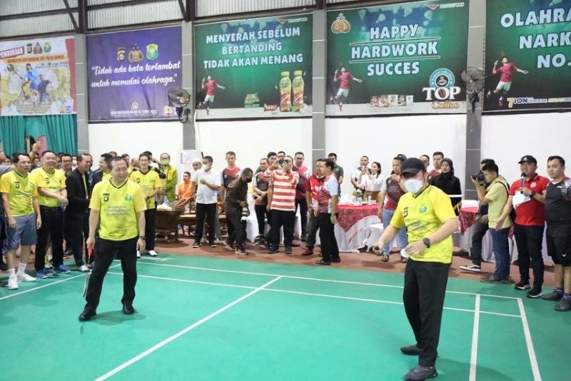 Kejuaraan Badminton Bhayangkara Cup Polda Sumsel bertempat di Lapangan Badminton Bhayangkara Gedung Warsito Pakri Palembang, Jumat (24/6) malam