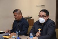 Anggota Bawaslu Herwyn JH Malonda memberikan sambutan dalam forum Bawaslu-Polri