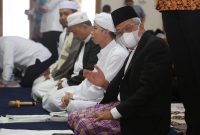 Wakil Gubernur Sumsel H. Mawardi Yahya melaksanakan Salat Iduladha 1443 Hijriah, Minggu (10/7/2022) pagi di Masjid Baiturrahman 