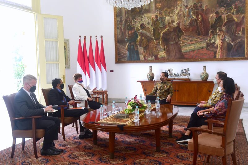 Presiden Jokowi menerima kunjungan delegasi IMF, Minggu (17/07/2022), di Istana Kepresidenan Bogor 