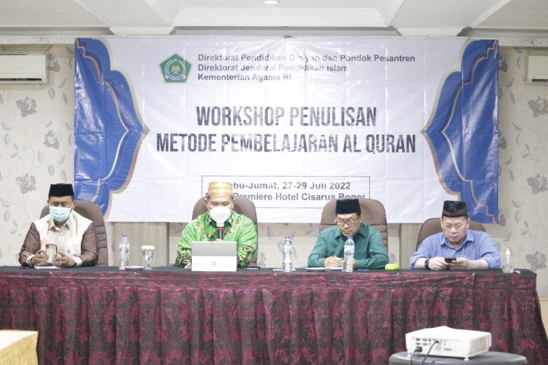 Dir PD Pontren Waryono Abdul Ghafur