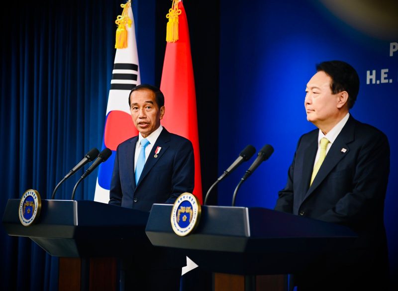 Pernyataan pers bersama Presiden Jokowi dan Presiden Yoon Suk-yeol, di Kantor Kepresidenan Yongsan, Seoul, Kamis (28/07/2022)