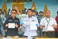Ditreskrimum Polda Lampung menggelar keterangan pers terkait penangkapan pelaku penipuan pengadaan bantuan sosial beras