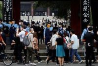 Ratusan warga Jepang menggiring kepergian mendiang mantan PM Jepang, Shinzo Abe