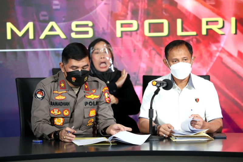 Karo Penmas Divisi Humas Polri, Brigjen. Pol. Ahmad Ramadhan  saat menggelar keterangan pers