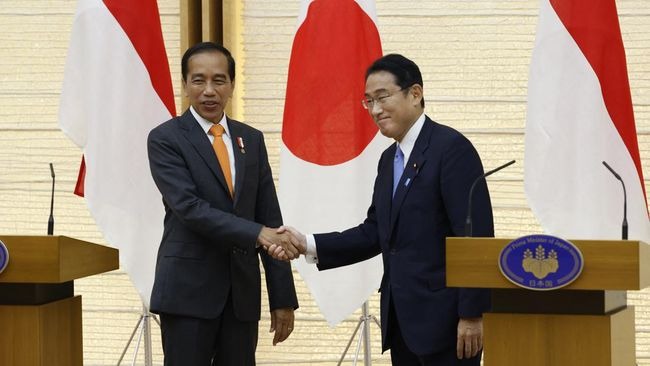 Presiden Republik Indonesia, Joko Widodo, bertemu Perdana Menteri Jepang, Fumio Kishida, di Tokyo, Rabu (27/7) 