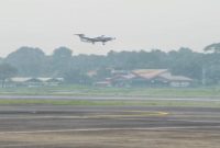Uji coba landasan pacu (runway) hasil revitalisasi Bandara Halim Perdanakusumah