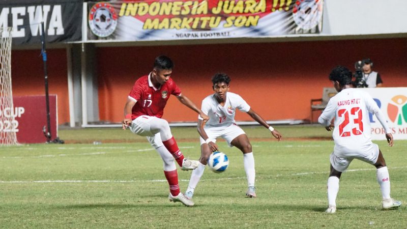 Timnas Indonesia saat melawan Myanmar  pada babak semifinal turnamen Piala AFF U-16 2022