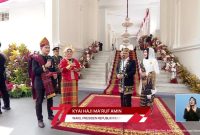 Wapres dan Ibu Wury Ma’ruf Amin saat tiba di halaman Istana Merdeka, Rabu (17/08/2022).