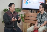 Anggota Bawaslu Puadi (kiri) menjadi narasumber dalam diskusi di kantor kompas.com, Jakarta, Selasa, (2/8/2022)