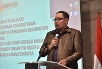 Anggota Bawaslu Herwyn JH Malonda dalam Rapat Finalisasi Pembentukan Panitia Panwascam dan Daftar Inventarisasi Masalah Pembentukan Tim Seleksi bagi Kabupaten/Kota di Jakarta, Minggu (21/08/2022) malam.