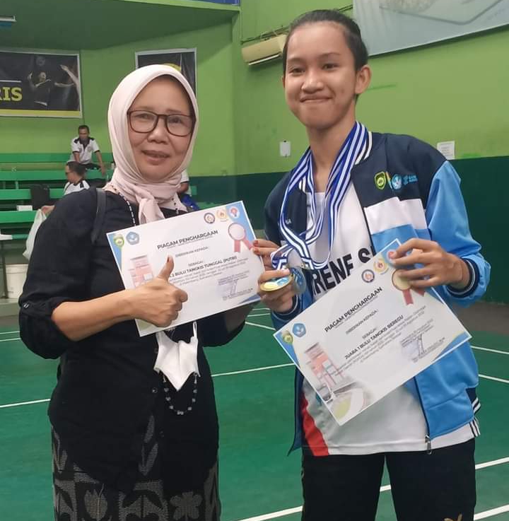 Zahwa Aurellia Cyntia SMPN 29 kelas XI, berhasil menyabet Medali Emas pada POPDA XVI