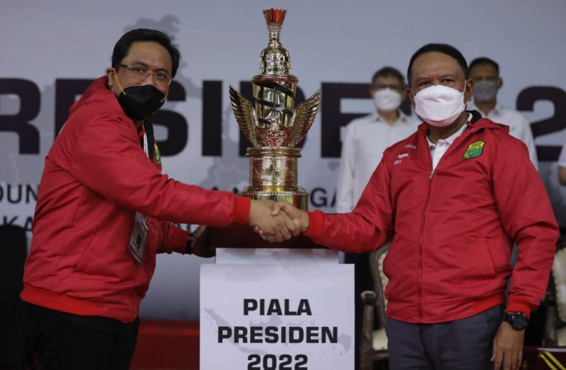 Menpora Zainudin Amali secara resmi membuka Turnamen bulutangkis memperebutkan Piala Presiden 2022