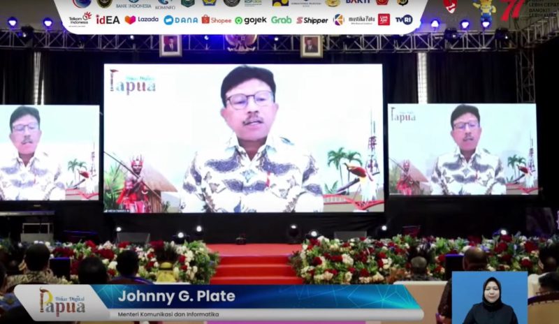 Menkominfo Johnny G. Plate dalam Puncak Gernas BBI “Binar Digital Papua”, Rabu (24/08/2022)