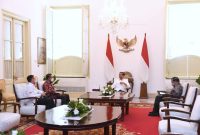 Presiden Jokowi didampingi Seskab Pramono Anung menerima Menpora Zainudin Amali dan Ketum PSSI Mochamad Iriawan, Rabu (03/08/2022), di Istana Merdeka, Jakarta