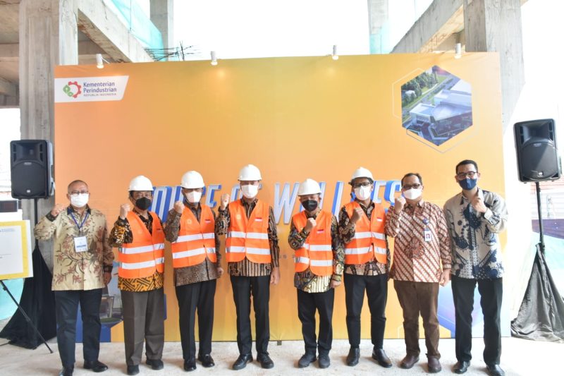 Menteri Perindustrian Agus Gumiwang Kartasasmita di acara Topping Off Ceremony House of Wellness Fasilitas Produksi Fitofarmaka