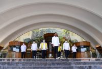 Presiden Jokowi meninjau progres renovasi TMII, di Jakarta Timur, Selasa (23/08/2022)