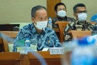 Menteri Perindustrian Agus Gumiwang Kartasasmita