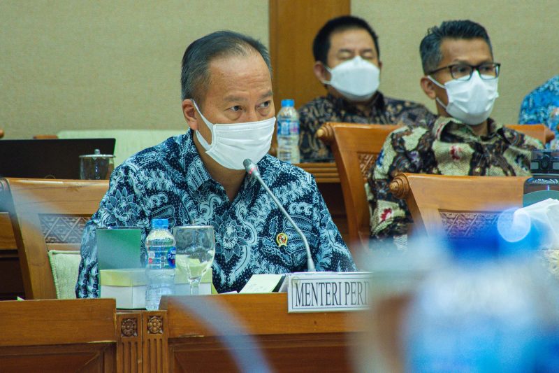 Menteri Perindustrian Agus Gumiwang Kartasasmita