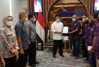 Pengurus IWO Sumsel saat audiensi dengan Gubernur Sumsel, H Herman Deru