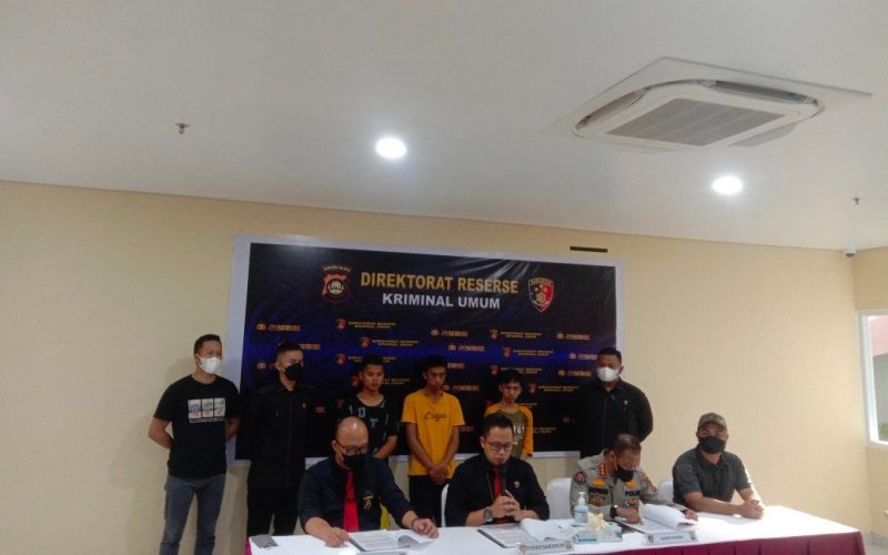 Dirkrimum Polda Sumsel Kombes Pol Muhammad Anwar Nasir SIK MH mengimbau masyarakat agar lebih berhati-hati dengan penipuan online