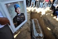 Proses pemakaman Brigadir Yoshua Hutabarat (alm)