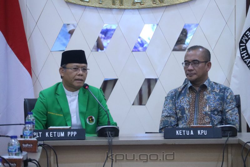 etua KPU Hasyim Asy'ari, Anggota KPU Idham Holik dan Plt Ketua Umum Muhammad Mardiono (foto: KPU)