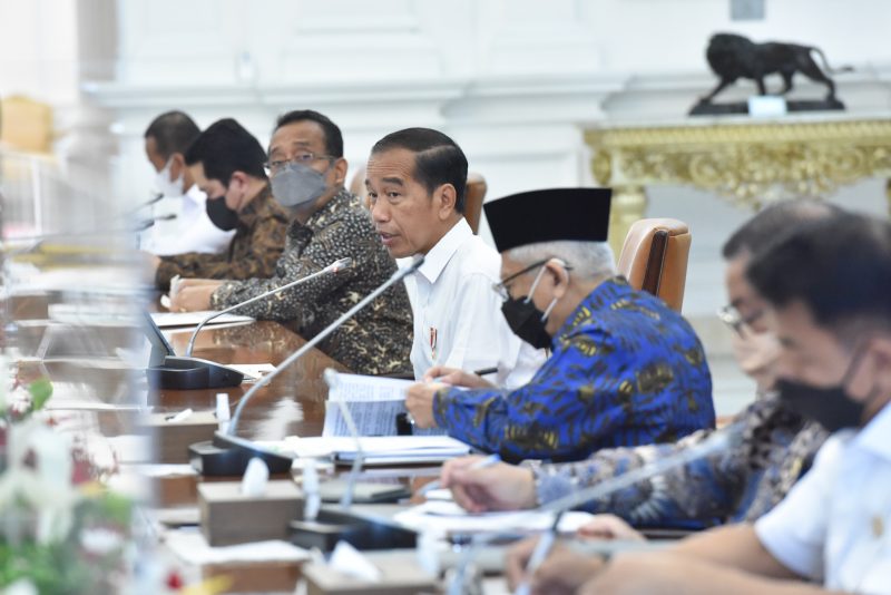 Presiden Jokowi pimpin ratas mengenai Peningkatan Produktivitas Kedelai, Cabai, dan Bawang Merah, Senin (19/09/2022), di Istana Merdeka, Jakarta