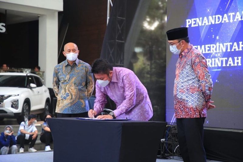 Gubernur Sumsel, H Herman Deru pada Peringatan Hari UMKM Nasional 2022 di Bandung, Jawa Barat