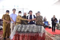 Gubernur Sumsel, H Herman Deru saat peresmian Gedung Sekolah Islam Yayasan Madinatul Iman Al Islamiyah di Desa Belimbing Jaya