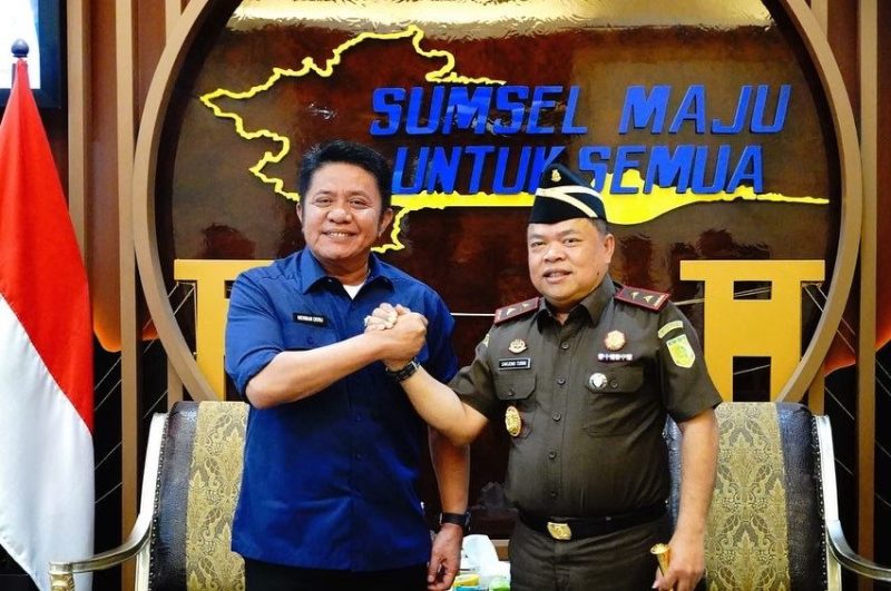Gubernur Herman Deru ketika menerima anjangsana  Kepala Kejaksaan  Tinggi (Kajati)  Sumsel yang baru, Sarjono Turin SH MH 