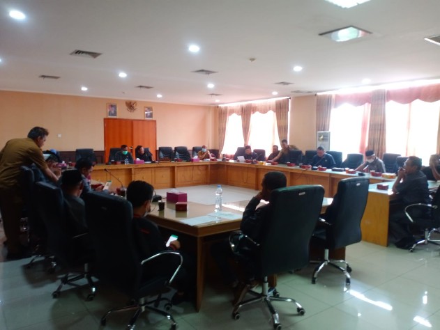 Rapat Badan Musyawarah DPRD Kabupaten Muara Enim, Sumatera Selatan, di ruang rapat DPRD Muara Enim, Senin [05/09/2022].