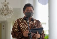 Menko Perekonomian saat memberikan keterangan pers usai Rapat Terbatas Evaluasi Proyek Strategis Naional, di Istana Kepresidenan Bogor, Jawa Barat Rabu (07/09/2022
