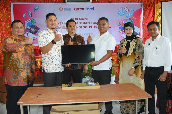 Staf Khusus Menteri Perindustrian, Febri Hendri Antoni