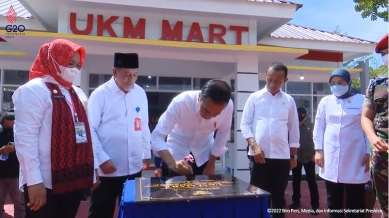 Presiden Jokowi saat meresmikan UKM Mart di Kota Tidore Kepulauan, Maluku Utara, Rabu (28/09/2022) siang