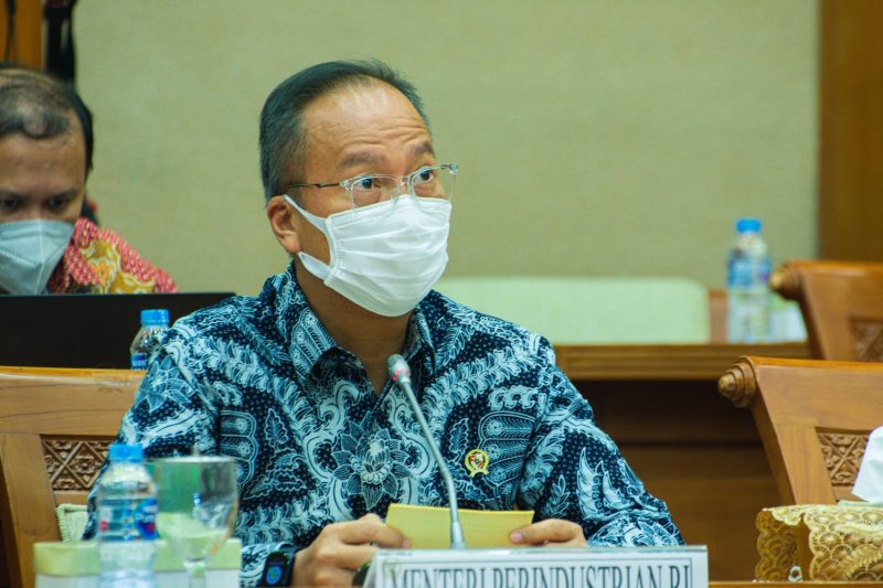 Menteri Perindustrian Agus Gumiwang Kartasasmita