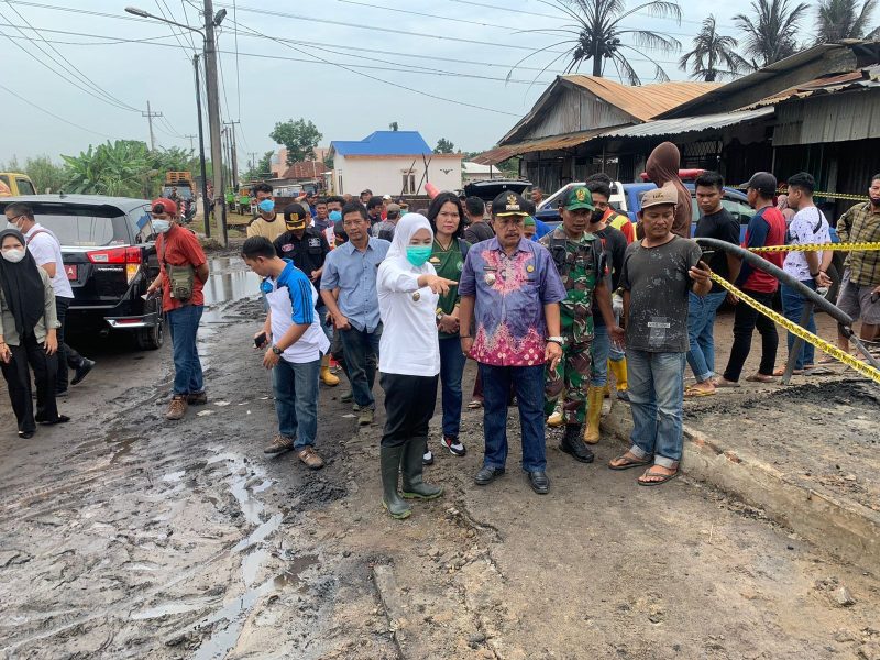 Wawako Palembang, Fitrianti Agustinda saat meninjau kawasan TPA Kramasaan Kertapati Palembang pascakebakaran, Kamis (22/09)