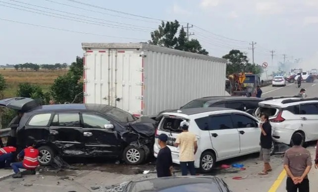 Kecelakaan beruntun Tol Pejagan-Pemalang