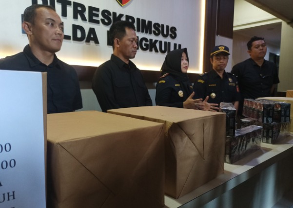 Sebanyak 2,3 juta lebih batang rokok tanpa cukai merek, berhasil digagalkan oleh Subdit Indagsi Dit Reskrimsus Polda Bengkulu