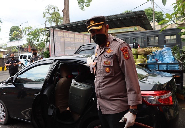 Polres Badung menangkap dua orang pelaku penimbun BBM bersubsidi