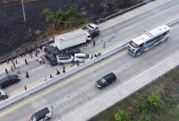 Kecelakaan beruntun di ruas tol Pejagan-Pemalang di KM 253 di Kabupaten Brebes, Jawa Tengah