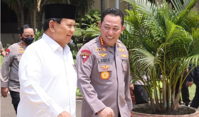 Menhan RI  Prabowo Subianto bersama Kapolri Listro Sigit P