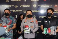 Satuan Narkoba Polres Metro Jakarta Barat saat menggelar keterangan pers
