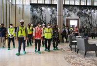 Menhub RI Budi Karya Sumadi saat melakukan tinjauan ke Bandara Halim, Sabtu (10/9)