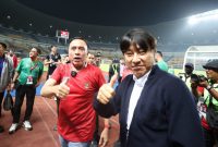 Ketua Umum PSSI Mochamad Iriawan bersama Pelatih Timnas Indonesia Shin Tae-yong