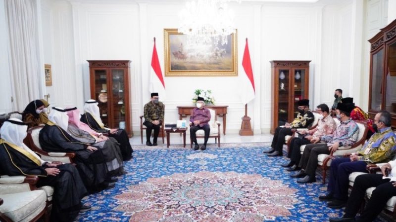 Wapres KH Ma'ruf Amin menerima Menteri Haji dan Umrah Arab Saudi Tawfiq F Al Rabiah