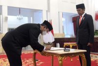 Presiden Jokowi lantik Hendrar Prihadi jadi Kepala LKPP, di Istana Negara, Jakarta, Senin (10/10/2022) pagi