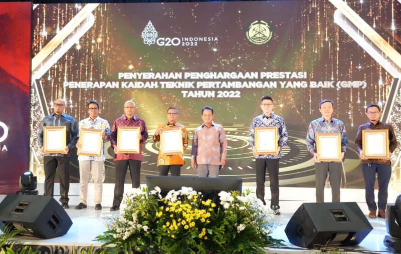 PT Bukit Asam Tbk (PTBA) berhasil meraih tiga Penghargaan Prestasi Penerapan Kaidah Teknik Pertambangan yang Baik (Good Mining Practice/GMP) dari Kementerian Energi dan Sumber Daya Mineral (ESDM).