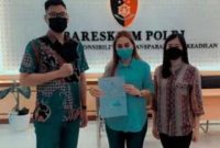 Feby Sharon yang mengaku sebagai istri sah Kapolres Muara Enim membuat laporan di Mabes Polri [istimewa].